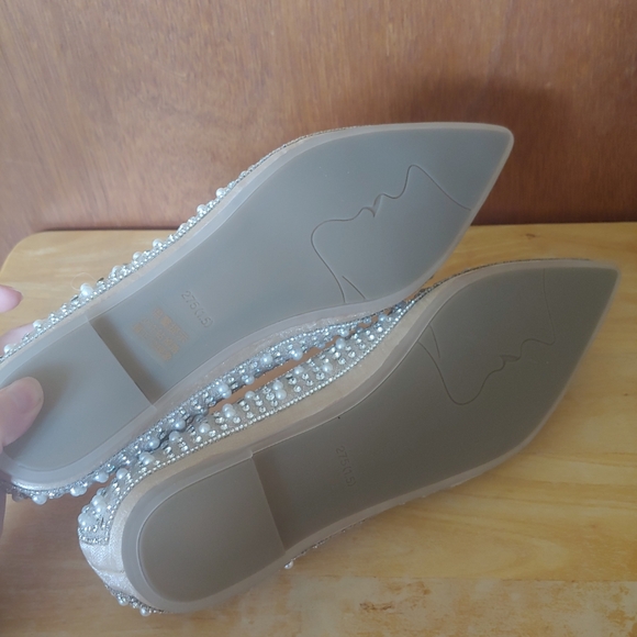 NIB Beige Rhinestone Pearl Jewels Gem Sparkly Pointed Party Flats Shoes 10.5 - Picture 9 of 17